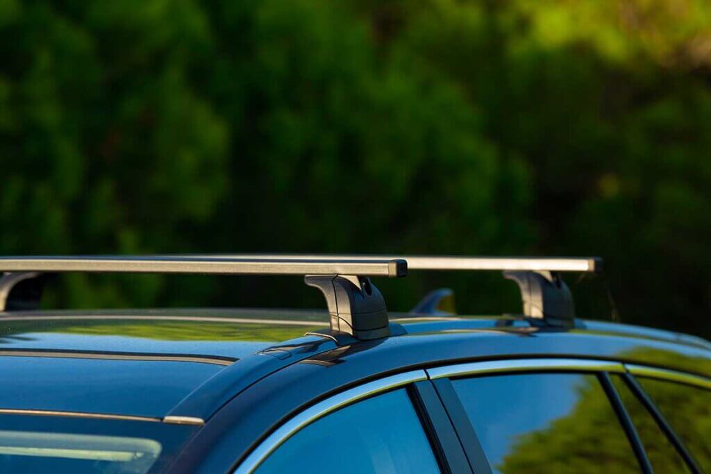 DachgepÀcktrÀger auf Auto montiert