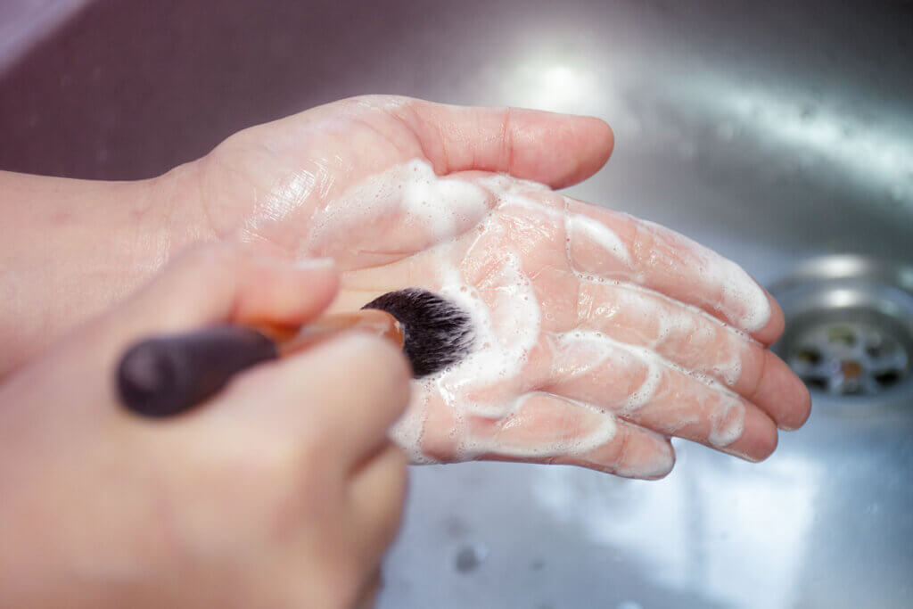 Make-up Pinsel reinigen